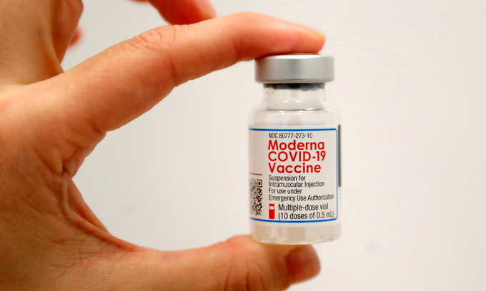 Vietnam holds talks to procure Moderna's Covid vaccine - VnExpress International